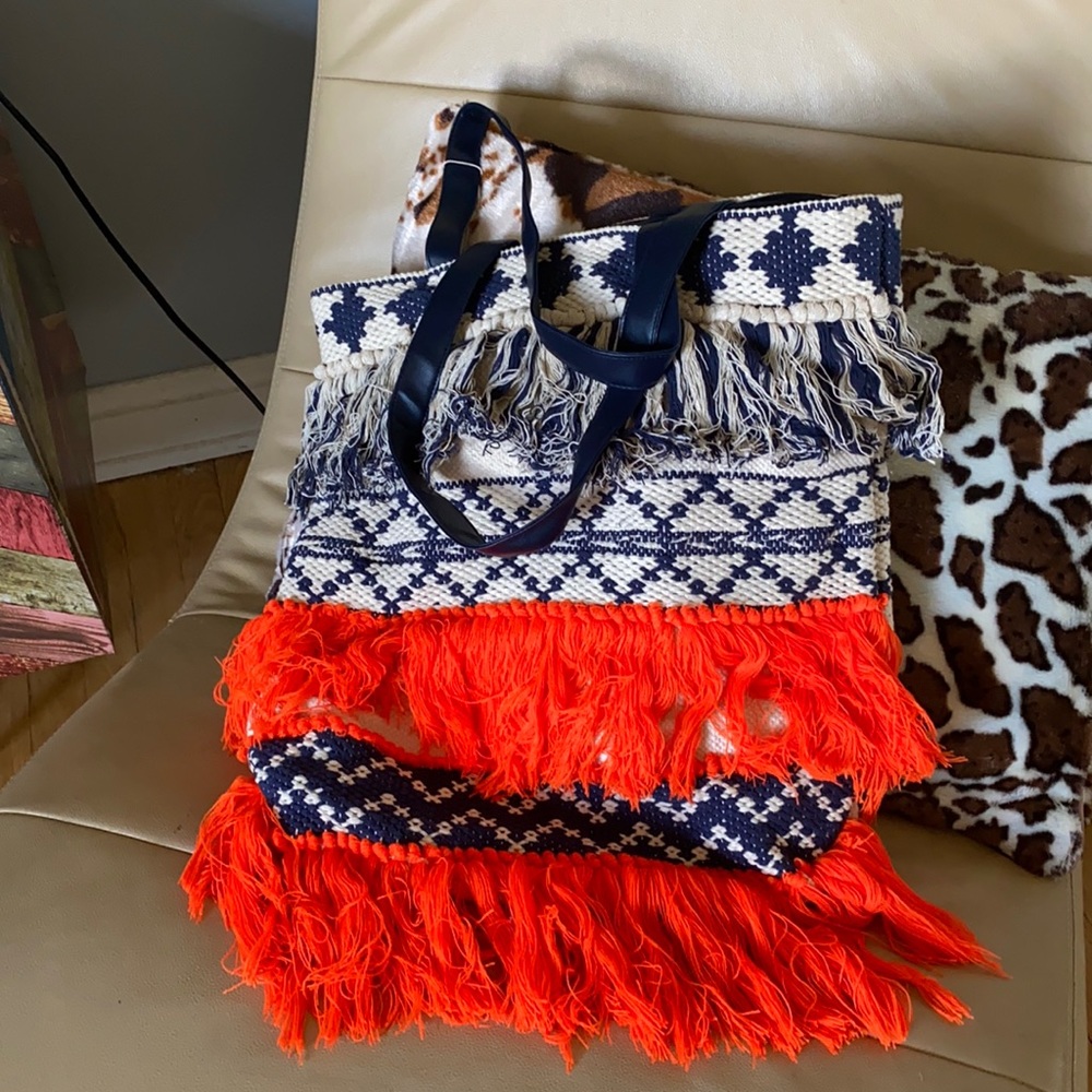 Esqualo fringe bag